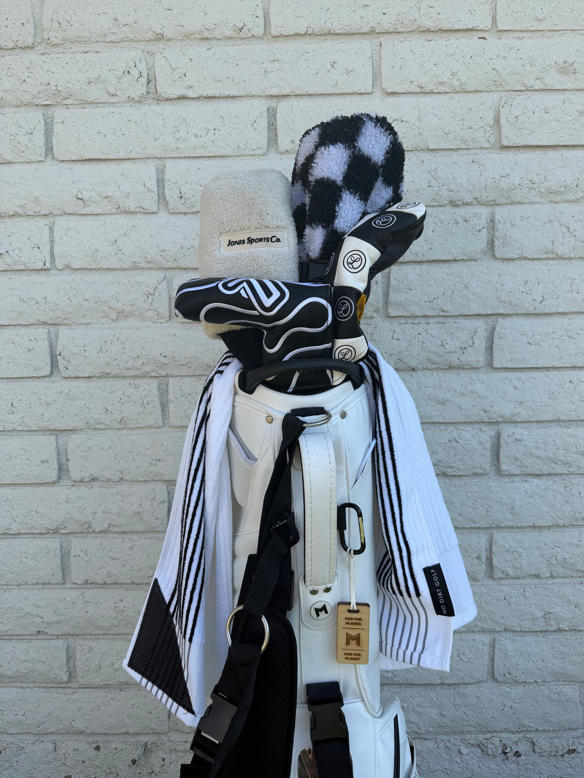 No Dirt Ultimate Caddy Towel - White w Black Stripes